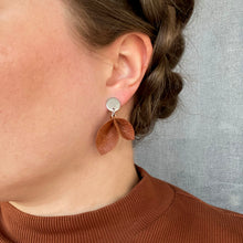 Varpu-korvakorut, iso, kullattu metalliosa