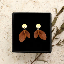 Varpu -korvakorut, pieni, kullattu metalliosa