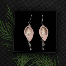 Bloom -malliston korvakorut koossa mini, joiden väriyhdistelmä on roosa ja ruusukulta.